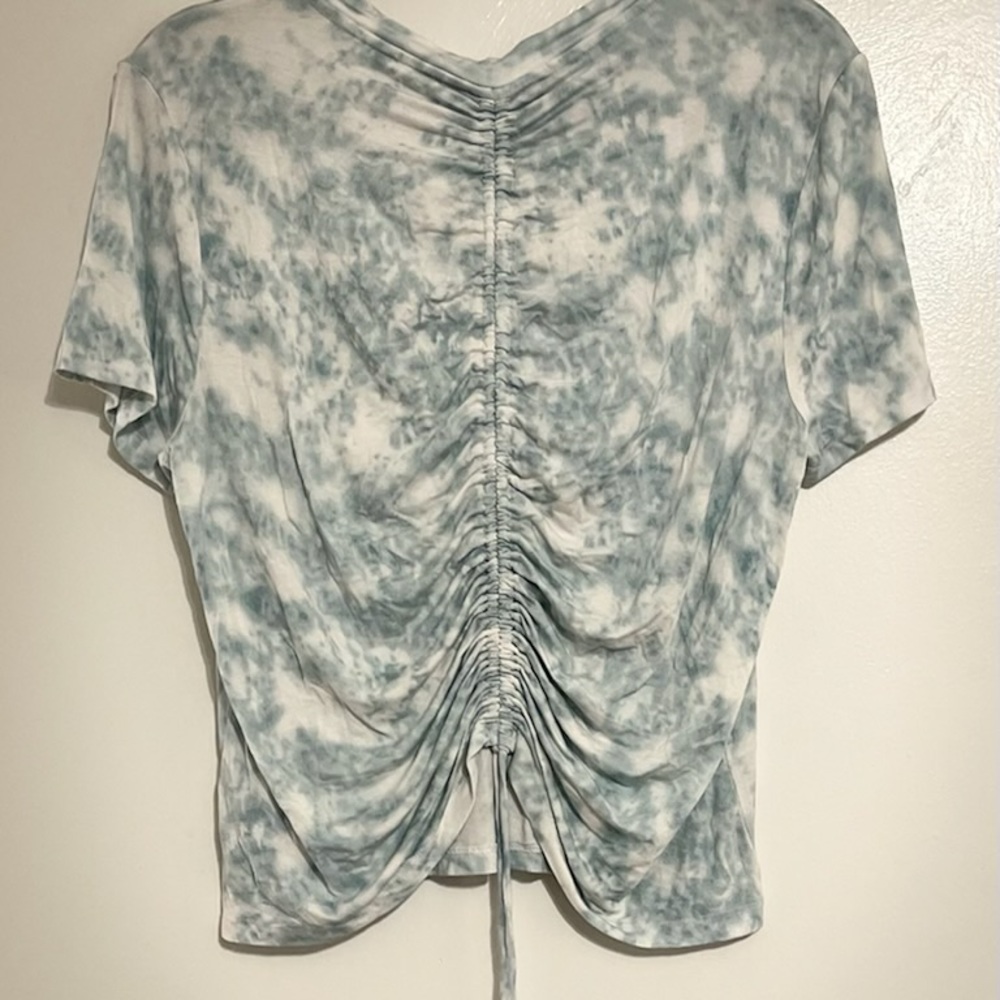 Rabbit Rose top size L
